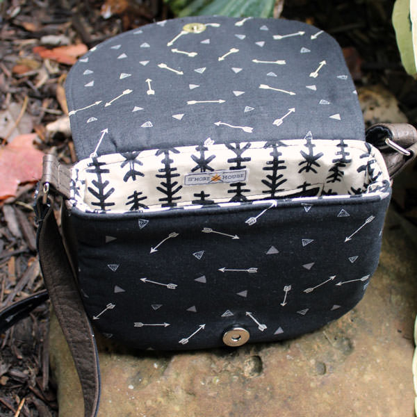 Inside the black and mysterious Peekaboo Purse - Andrie Designs